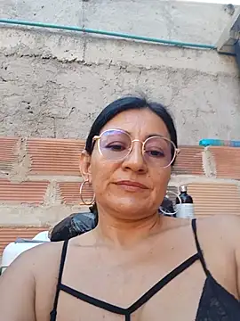 Maturexxxnaughty - A stranger grabs my tits on the street.