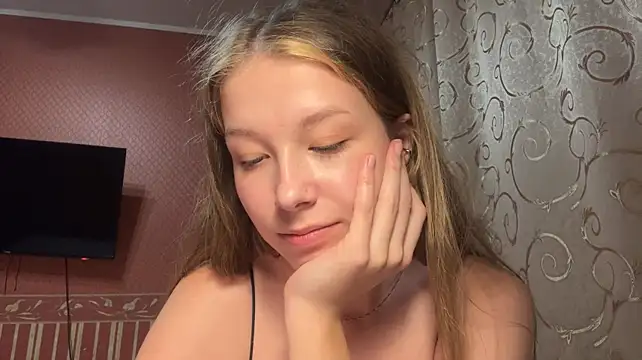 VaelZira - Show my underboobs😍😍
