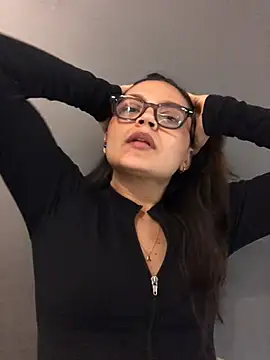 Gia_Mazzon - TEASE MY PUSSY UNDER TABLE