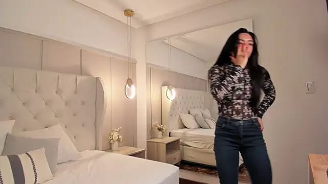 Mia_veggha - 4 fingers on my pussy
