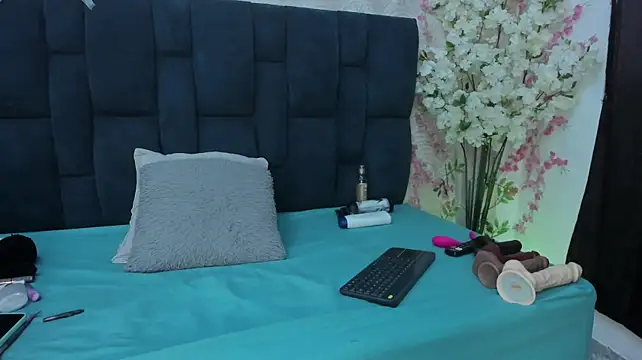 Melody_Megann - OPEN ASS
