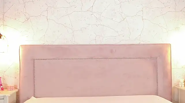 ChannelAngeless - Two fingers inside my pussy🪽