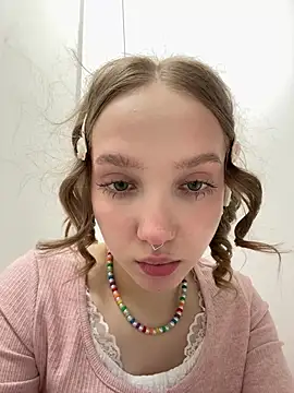 Bambi_lu - show tongue n drop saliva!