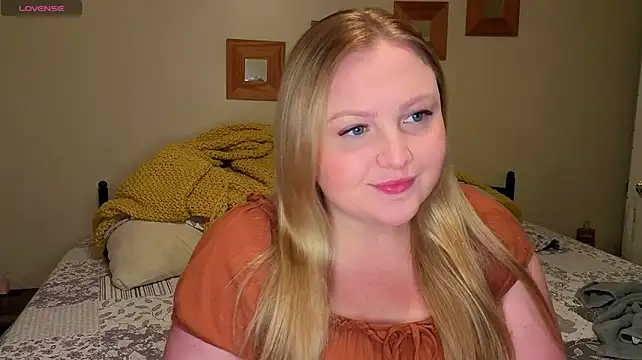 Phatassblonde - play with pussy in public