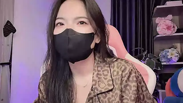 Julie_Ulie - Chân đi chữ bát. Dứt khoát Cặc to🤡