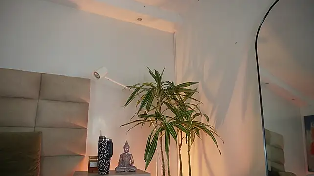Sarah_GothicGirl - RIDE REVERSE + PLUG ANAL