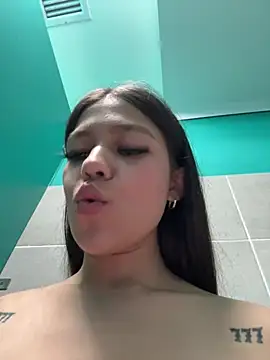 Alyshanon18 - BOOBS OUT 2MIN💦