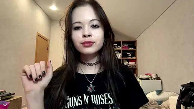 ErlindaHoruath - gentle kisses close to the camera💋