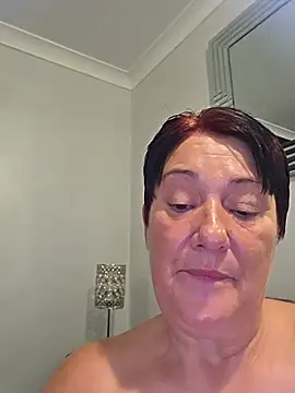NaughtyNessa53xx - lt 5 min toy control plus squirt show