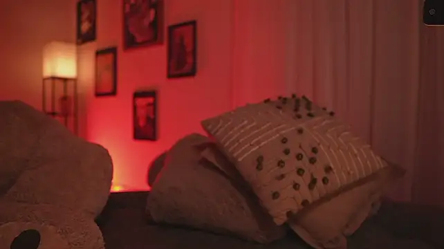 HannahW_ - take off short and oil ass