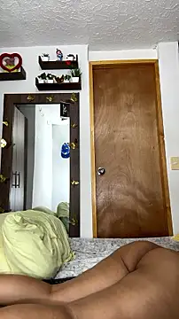 UR_LATIN_BUSHY_GUYS - HOT TWERKING