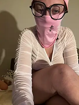 Sexy_romy - Je me met un doigt dans le cul