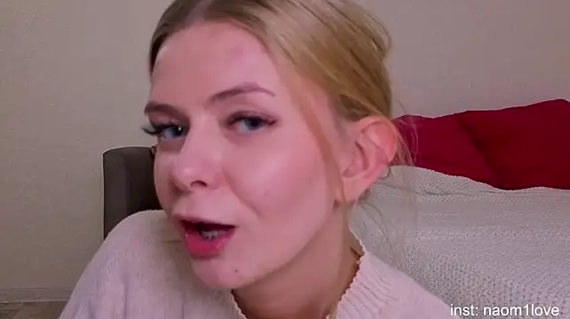 Naomi_Girly - anal fingering