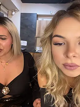 KimmBliss - Naughty strip-tease 🖤