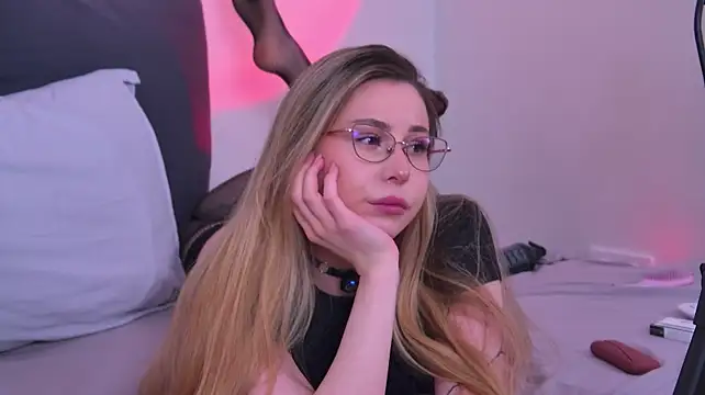 SaraBlack- - two fingers in my pussy