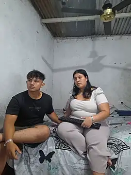 ParejaCurvy20 - control de lush 2 minutos + blowjob