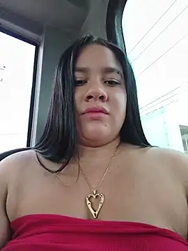 Kendra-daring - Topless + bouncing tits