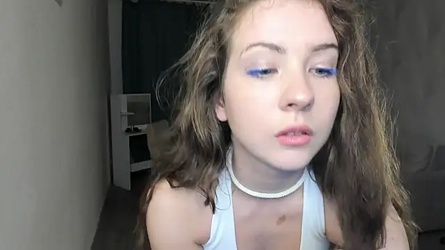 HollyMorris - Show u my belly