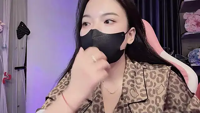 Julie_Ulie - Chân đi chữ bát. Dứt khoát Cặc to🤡