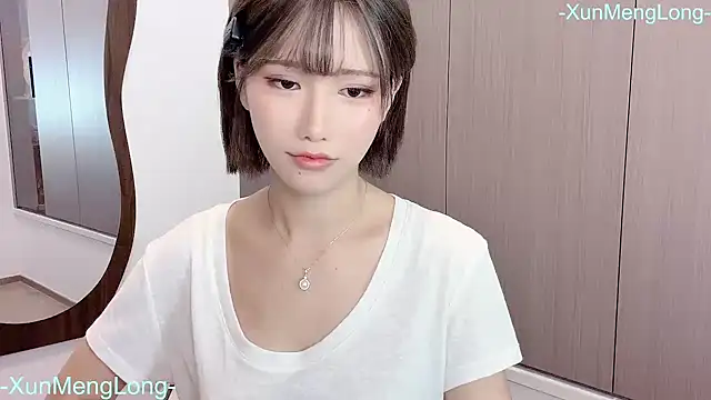-XunMengLong- - 只穿内衣直播十分钟