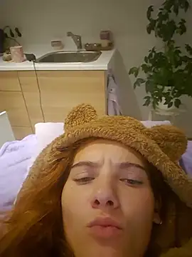 Sweetsophie69 - boobies uit 10 min