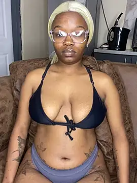 YummyMelanin117 - 10mins squirt show