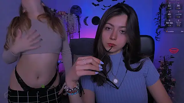 Kitniss_dreamy - flash boobs