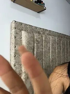 EmiilyEvans_ - take control of my toy for 5 minutes