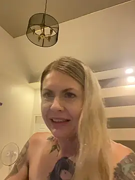 Tiffany_Hills - Oil my Pussy and finger inside Pussy