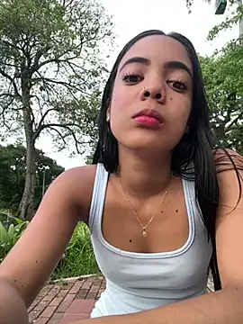 NAUGHTY_LITTLE_18 - SHOW ASS IN THE PARK🍑🔥🤭