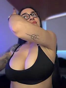 Preetypeach - flex boobs show at goal and massage