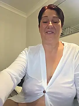 NaughtyNessa53xx - lt 5 min toy control plus squirt show