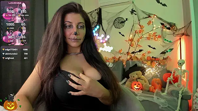 Victorias_world - strip down to the panties