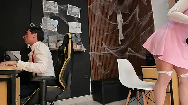 Office_Naughty_Girl - Assistant GIVES HIM A BLOWJOB 🏁