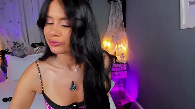 AmedeeaBanks - Undress me honey