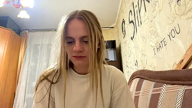 DollieMuhn - Massage my boobs under top