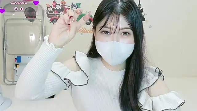 Mila_Velvet_LIVE - ドミでローアングル騎乗位🎀