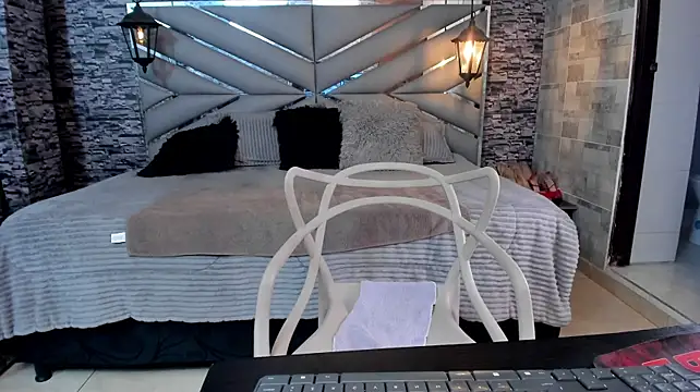 Imyourdirtymilf - PARADE IN HEELS SEXUALLY 😈👠
