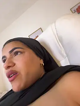 Umarani_ - Fingers in pussy :fire: