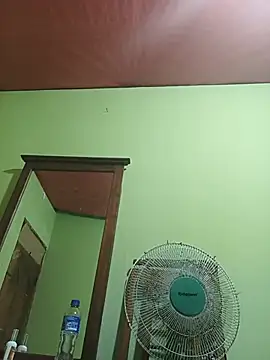 ShaniNsula2026 - Big squirting with toy control link 5min