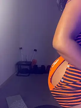 Soriahthesiren - Twerk to song oil ass