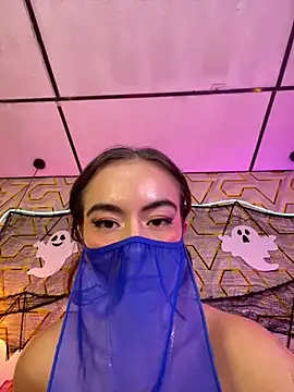 MelanyyJhonson15 - Vape in the public