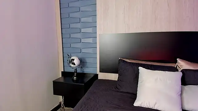 Abriil_cutee - SPANK ASS