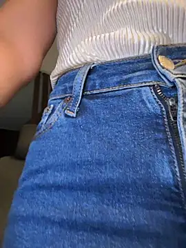 Carolina_Novoa - "Jeans pulled down"