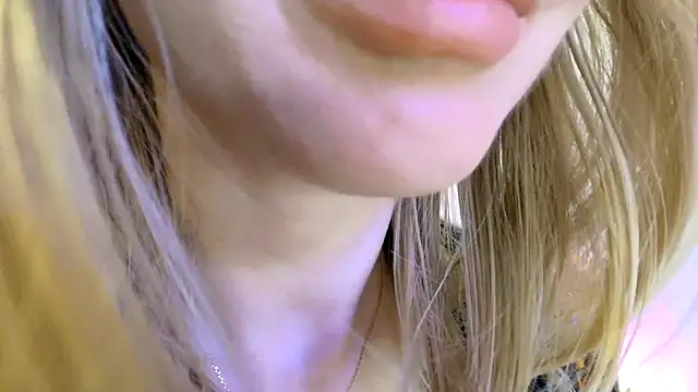Velvet_kissx - How about some wetness?Booom 💦 😈 👄 🎇