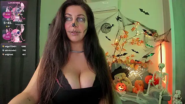 Victorias_world - strip down to the panties