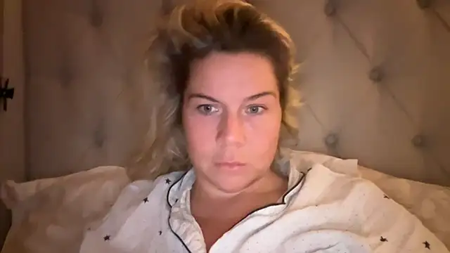 Erincheshire - LT GETS 10 MIN SQUIRT VID