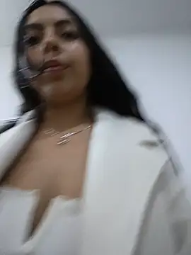 JENNIFER__03 - OIL my naked body😈
