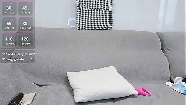Millie-36E - 手指插入逼逼流骚水水