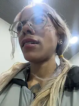 Ariaoficial - CHILI AND ALCOHOL INJECTION JUST PUSSY